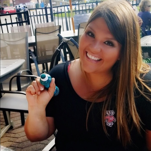 Meet your Posher, Megan - Picture 1 of 1